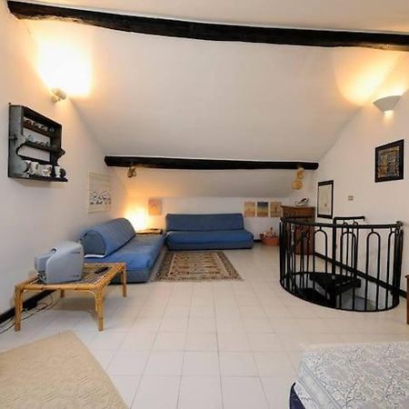 Mansarda A Finalborgo - Fascino E Tradizione Apartment Finale Ligure Luaran gambar