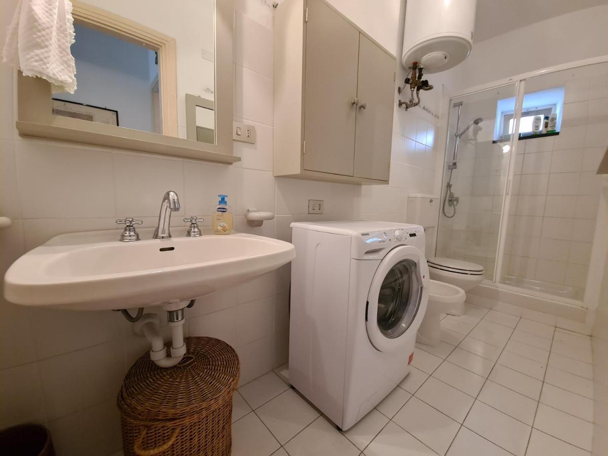 Mansarda A Finalborgo - Fascino E Tradizione Apartment Finale Ligure Luaran gambar